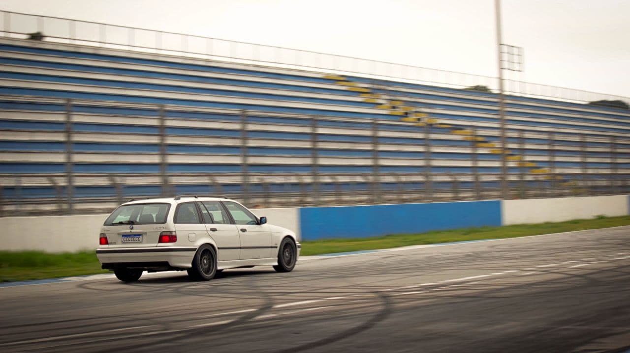 BMW 323I TOURING PERUA 1998