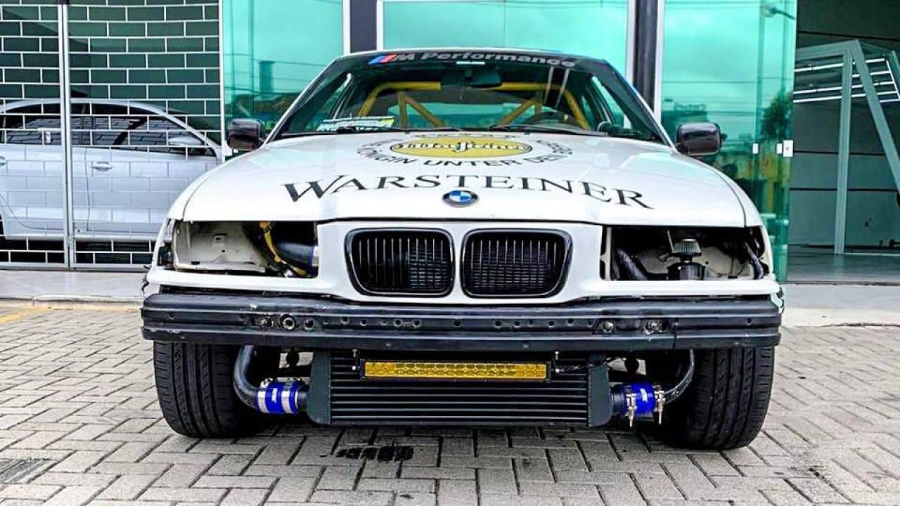 BMW 323TI 1999