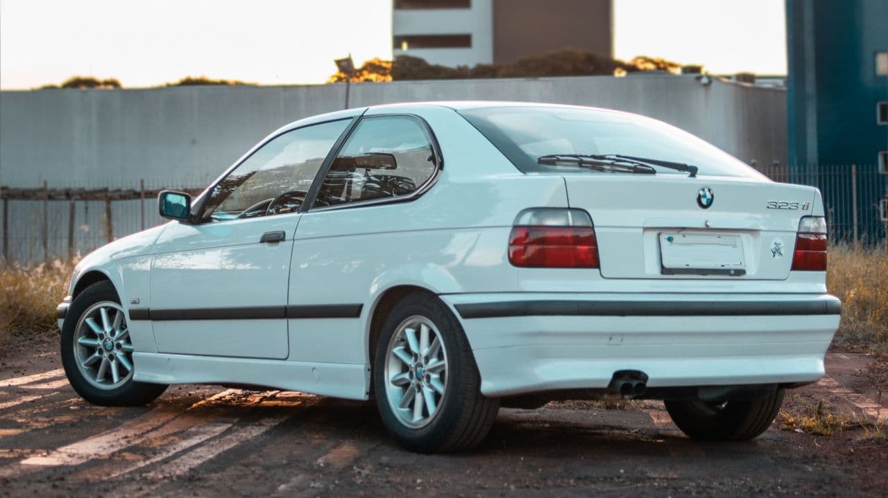 BMW 323TI 1999