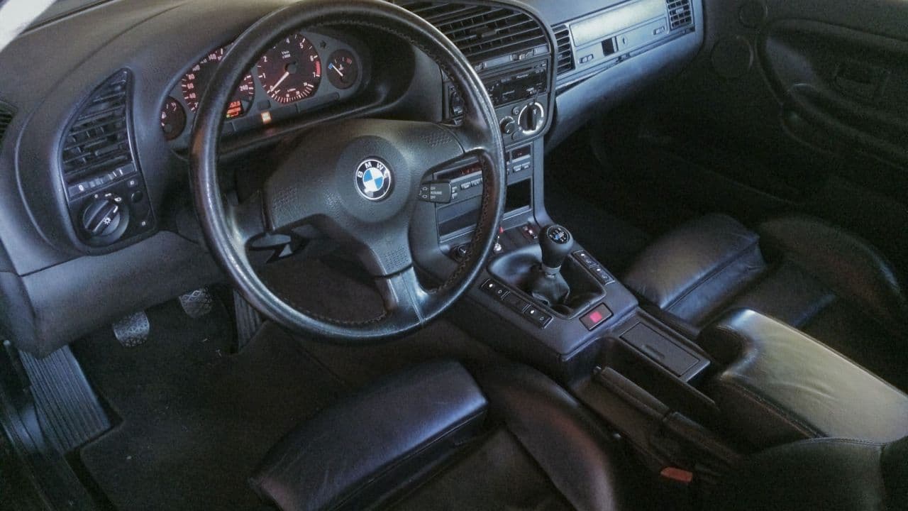 BMW 325I SEDA 1993