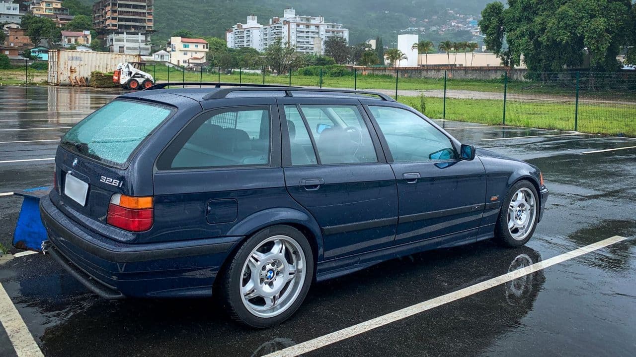 BMW 328I TOURING 1996