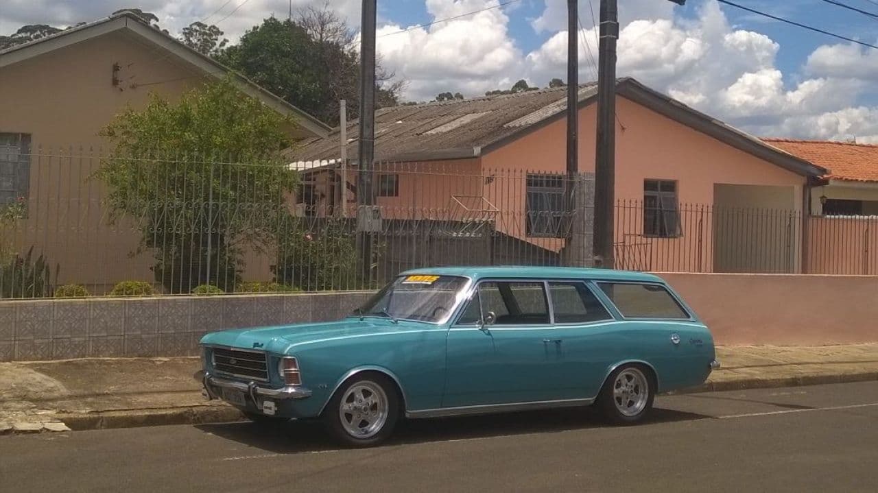 CHEVROLET CARAVAN 1975