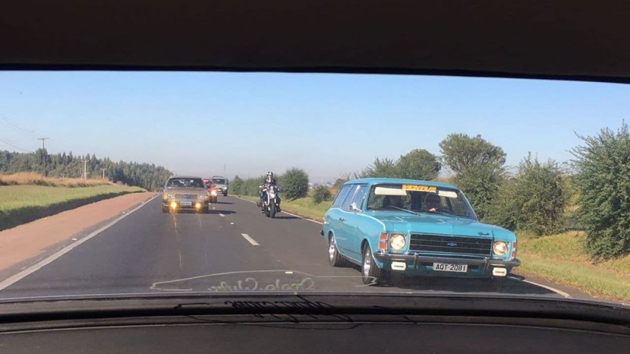 CHEVROLET CARAVAN 1975