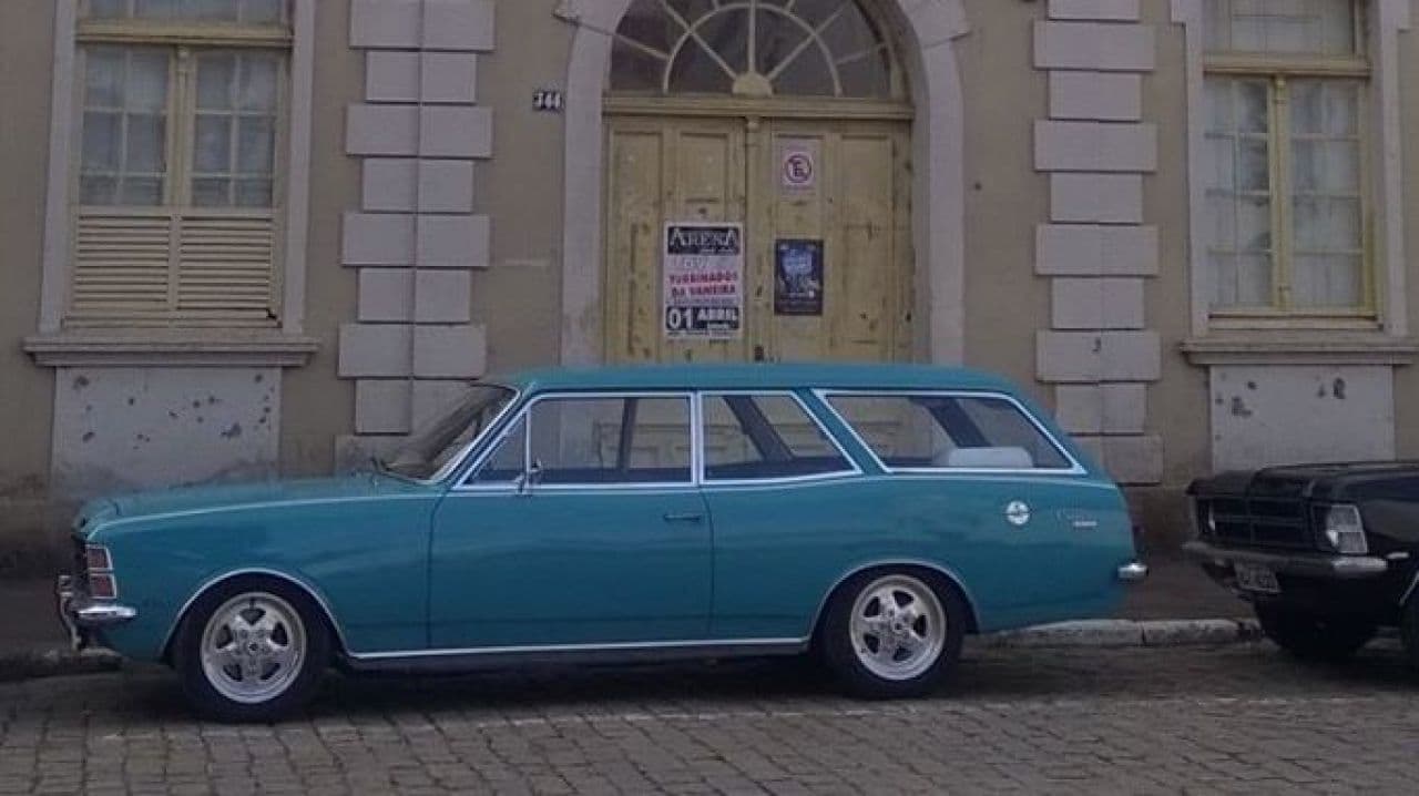 CHEVROLET CARAVAN 1975