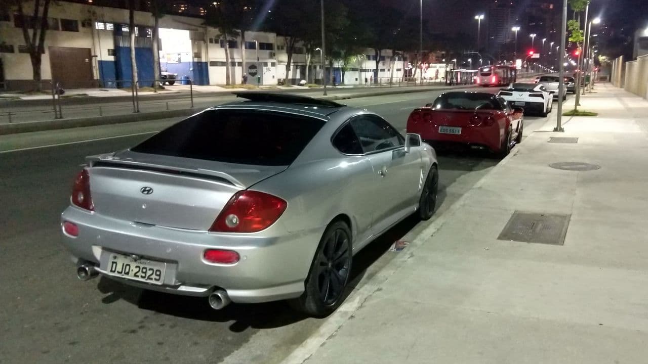 HYUNDAI COUPE 2003