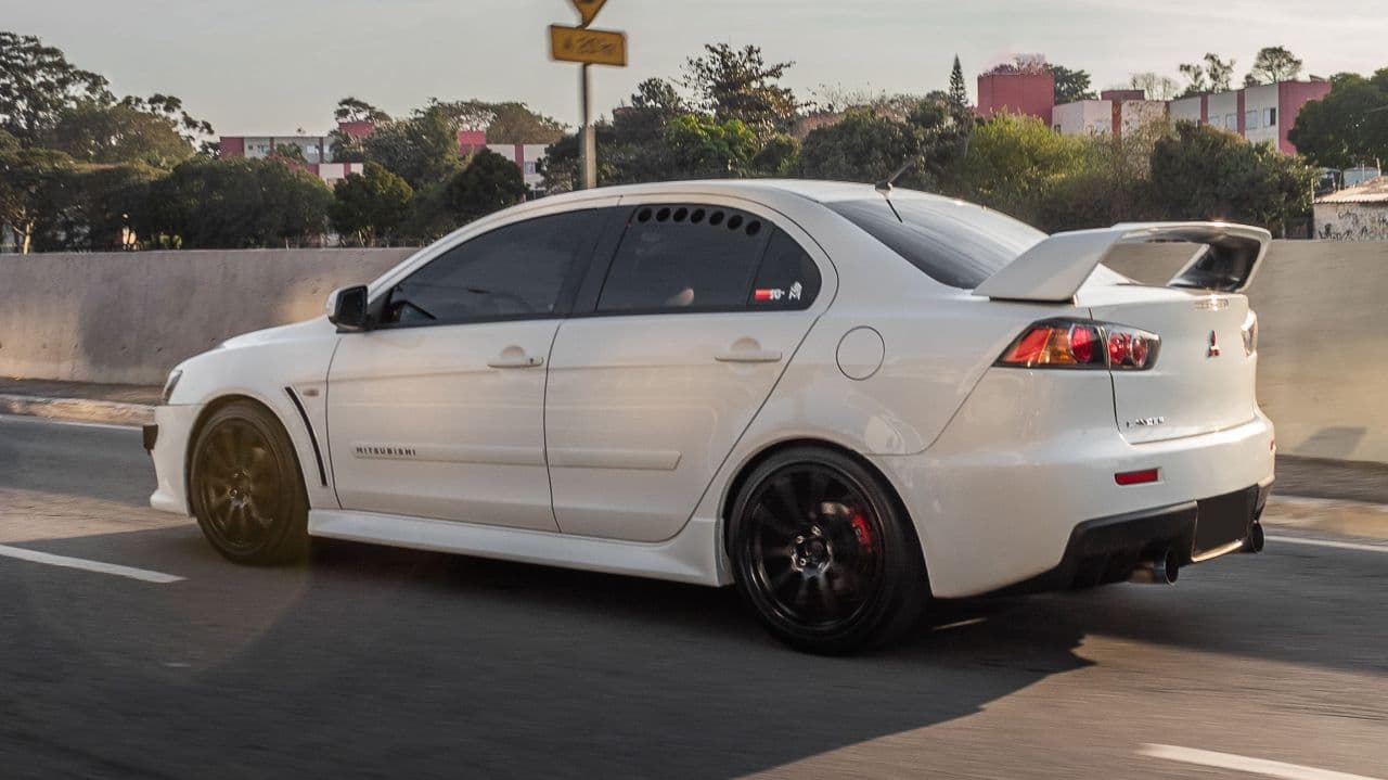 MITSUBISHI LANCER 2014