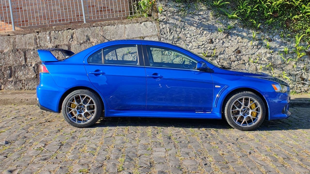 MITSUBISHI LANCER EVOLUTION X 2012