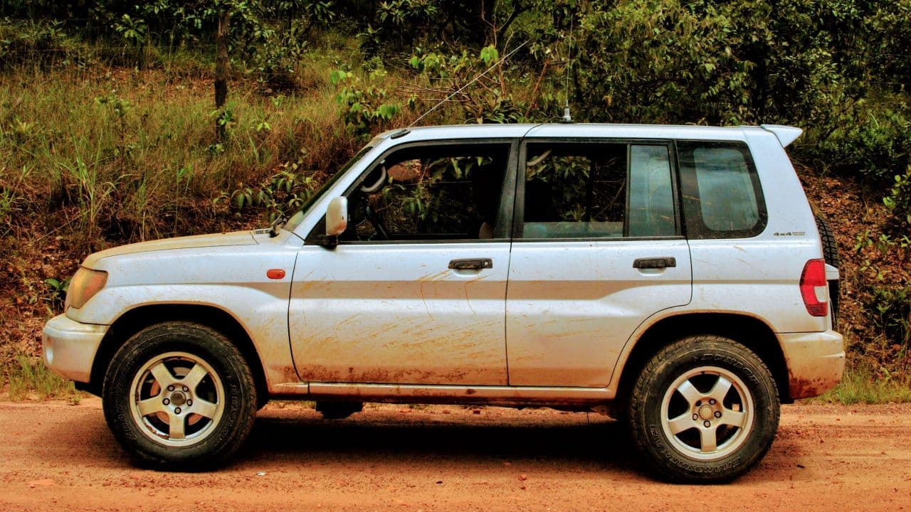 MITSUBISHI PAJERO IO 2002