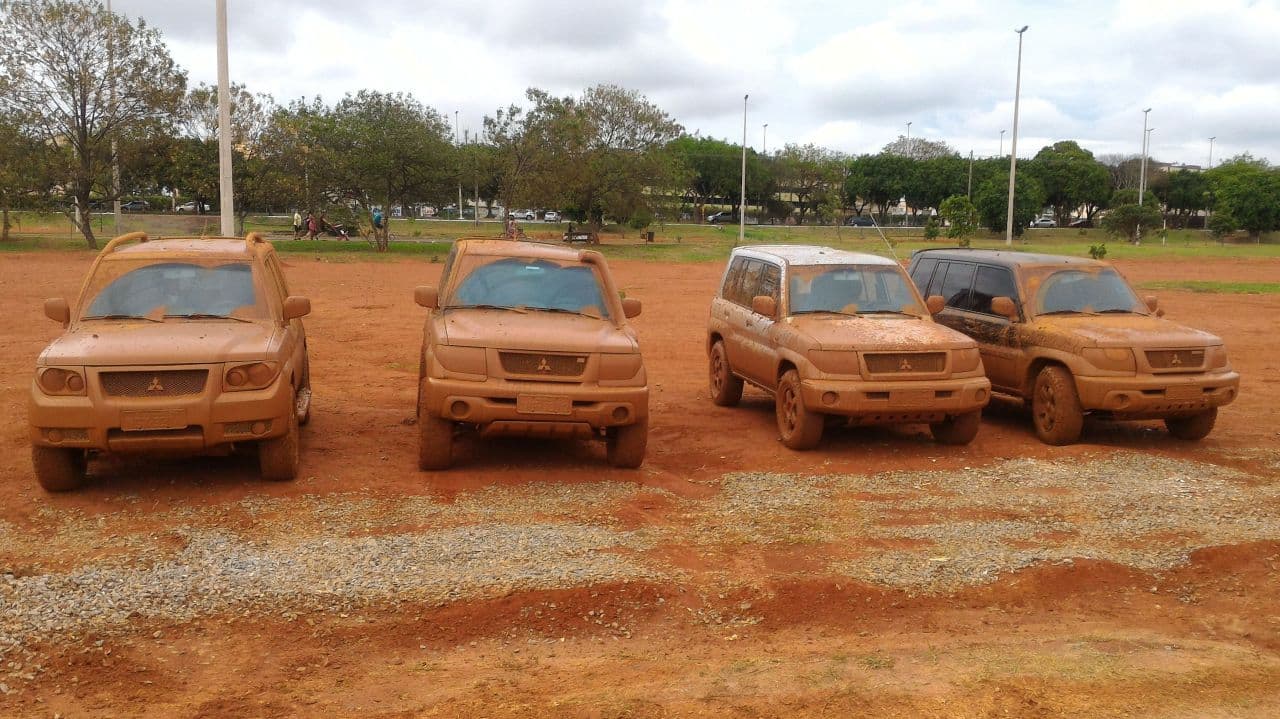 MITSUBISHI PAJERO IO 2002