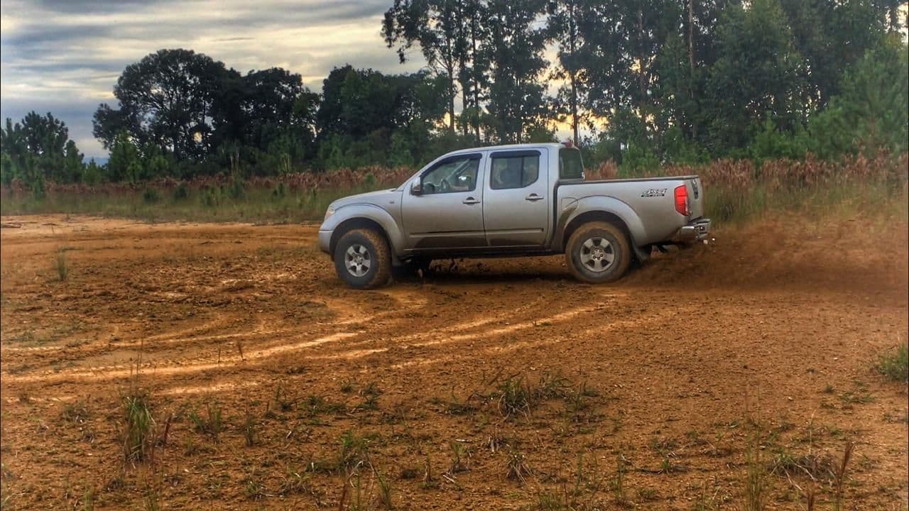 NISSAN FRONTIER CABINE DUPLA 2008