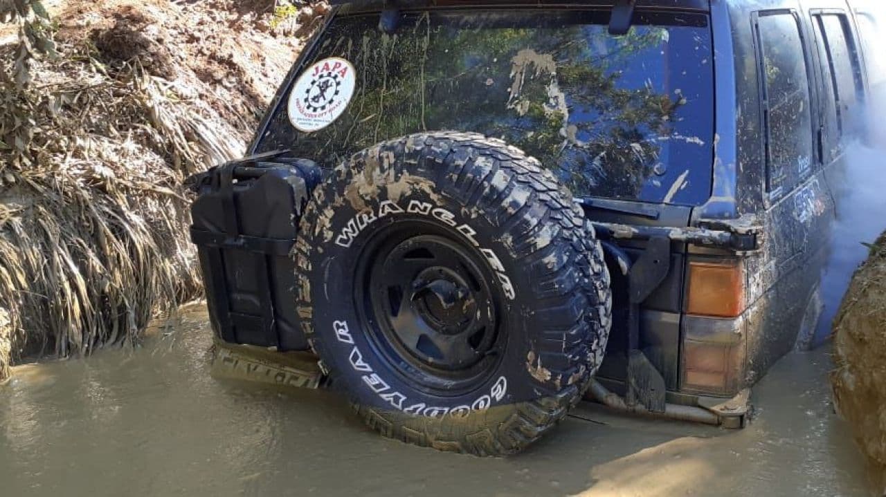 NISSAN PATHFINDER 1993