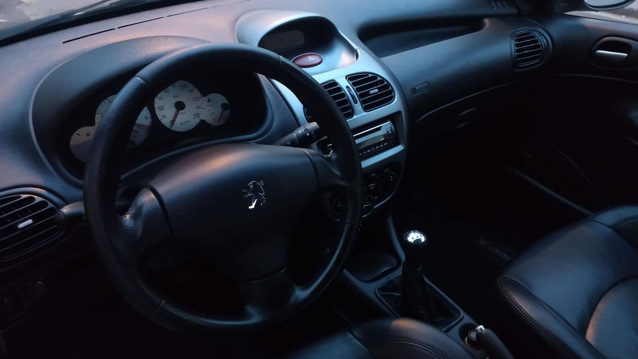 PEUGEOT 206 2003