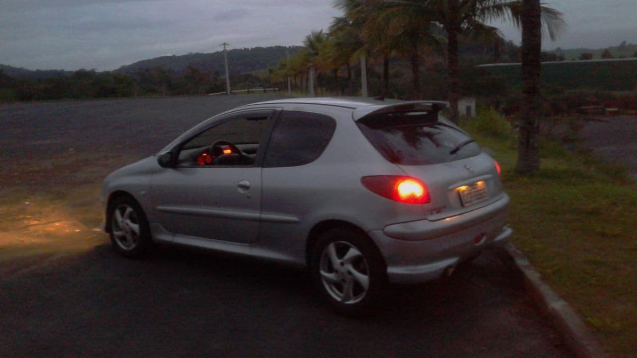 PEUGEOT 206 2004