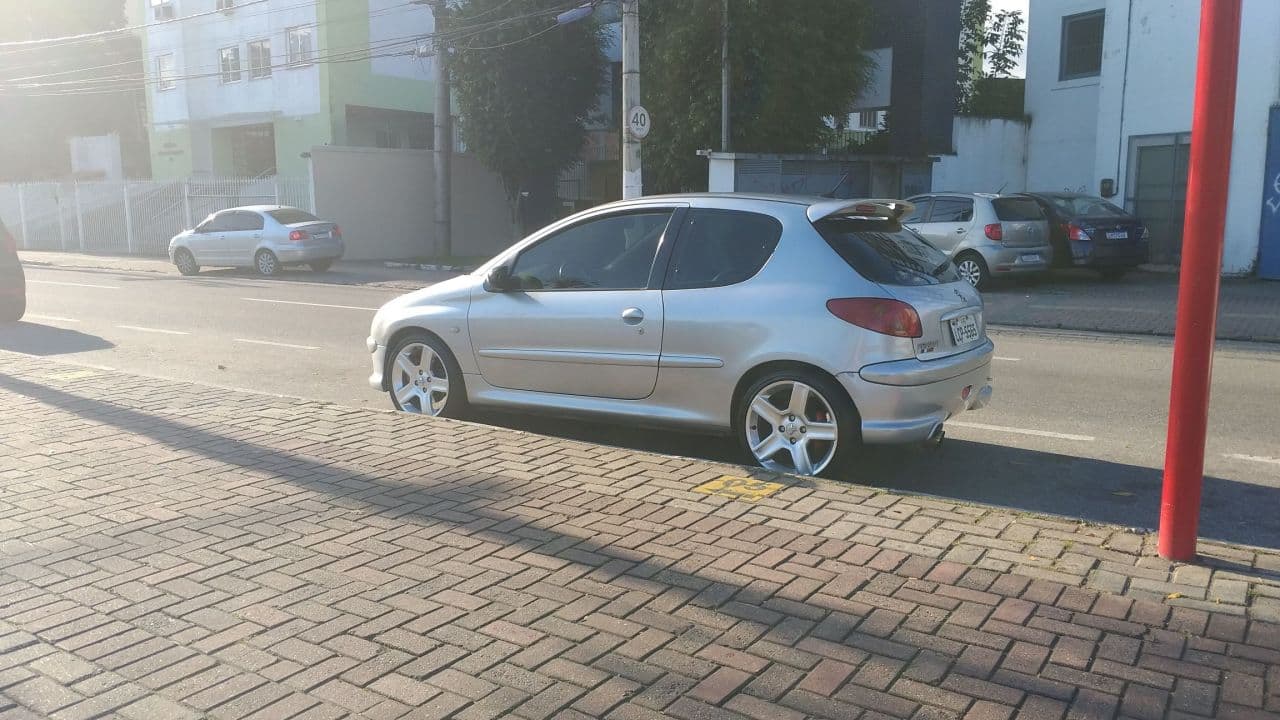 PEUGEOT 206 2004