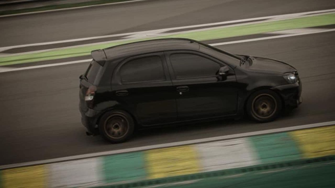 TOYOTA ETIOS HATCH 2015