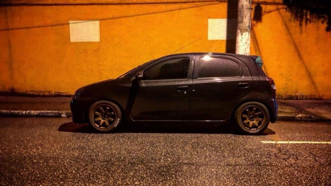 TOYOTA ETIOS HATCH 2015