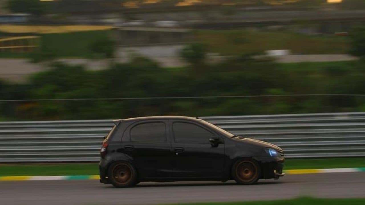 TOYOTA ETIOS HATCH 2015