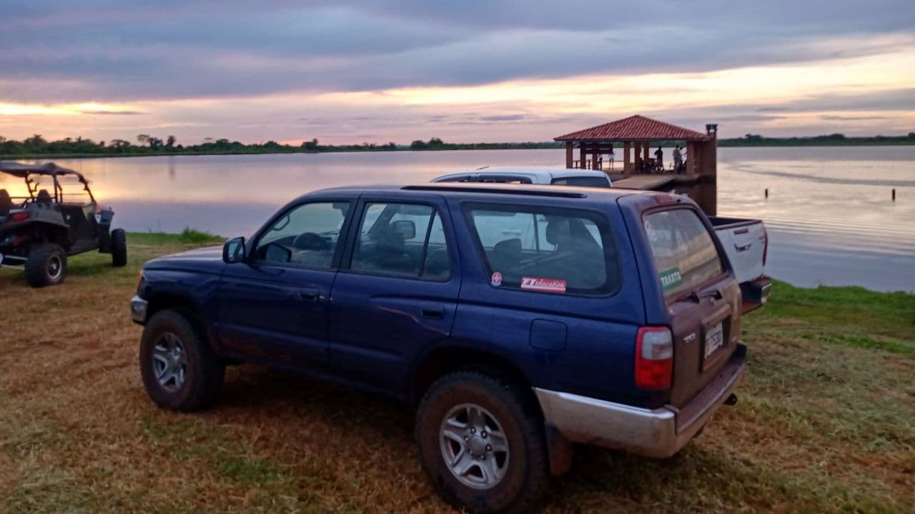 TOYOTA HILUX SW4 1998